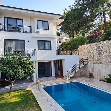 White ıçmeler Apartamento