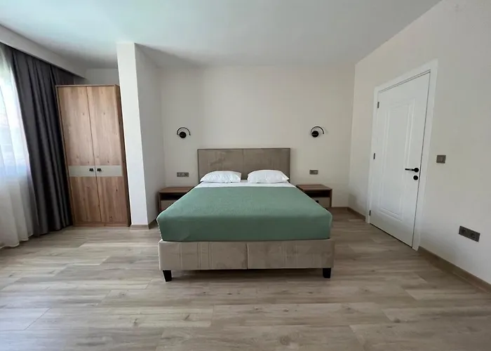 White Icmeler Apartman *