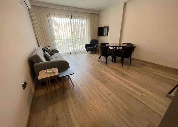 White Icmeler Apartman *